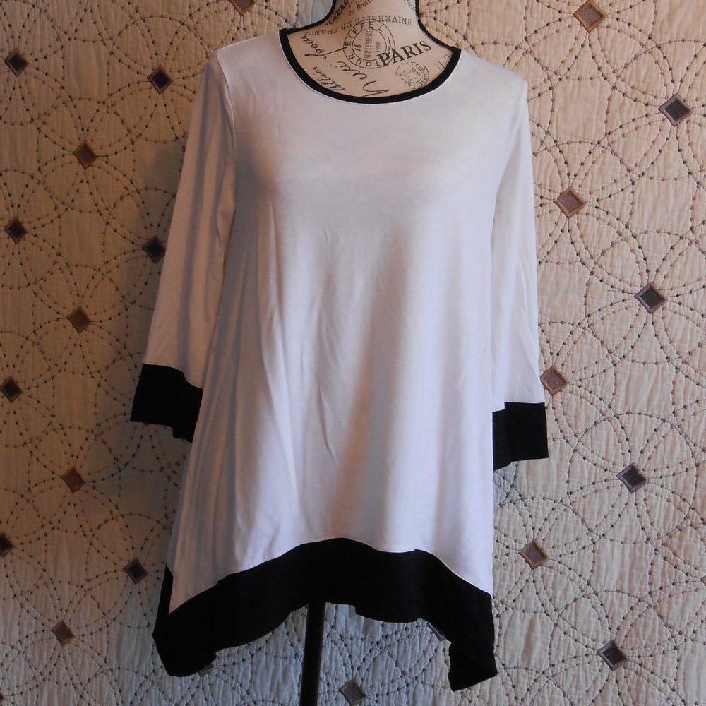EUC Zenergy Asymmetrical 3/4 Sleeve Blouse